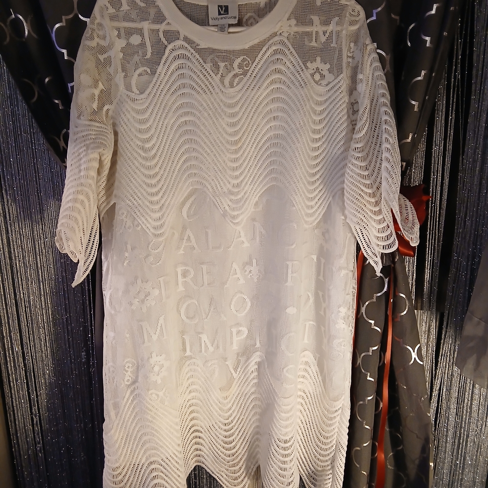 Chic White Lace Midi Dress